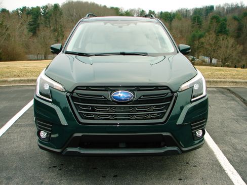 Used 2024 Subaru Forester Limited image 16