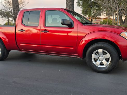 Used 2012 Nissan Frontier SV image 4