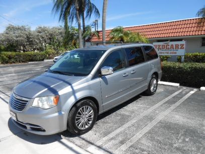 Used 2014 Chrysler Town & Country Touring-L