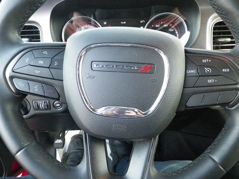 Used 2016 Dodge Charger SE RWD image 15