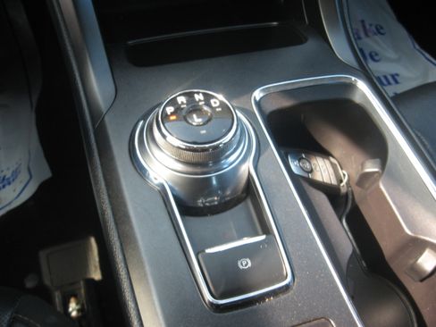 Used 2017 Ford Fusion Energi image 12