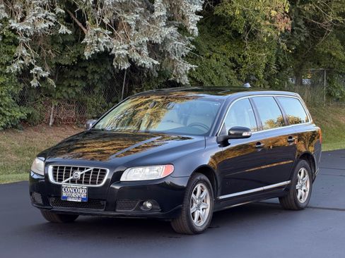 Used 2009 Volvo V70 UNAVAIL FWD image 1