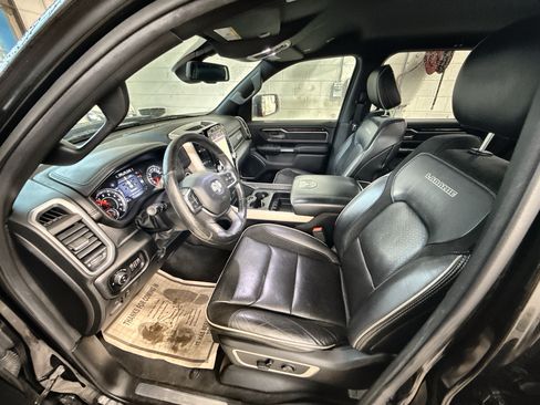 Used 2019 RAM 1500 4x4 Crew Cab Laramie image 6
