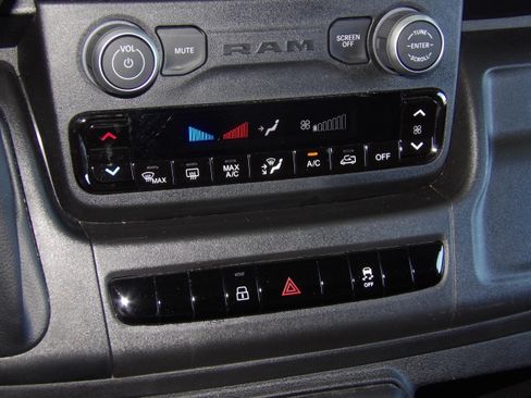 Used 2025 RAM ProMaster 2500 136 FWD image 3