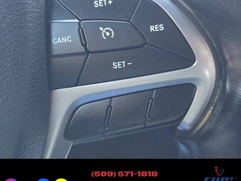 Used 2020 Jeep Grand Cherokee Laredo E image 13