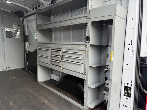 Used 2022 Ford Transit 250 image 9