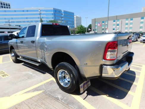 Used 2022 RAM 3500 4x4 Crew Cab Tradesman DRW image 5