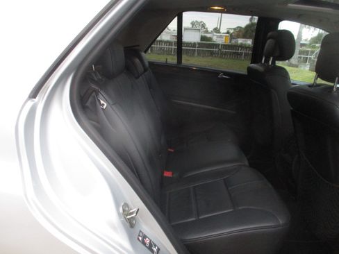Used 2011 Mercedes-Benz ML 350 image 13