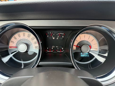 Used 2012 Ford Mustang Premium image 8