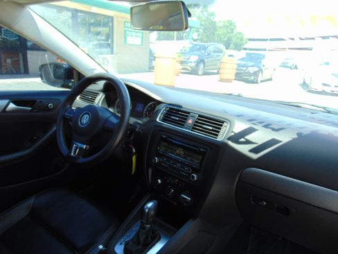 Used 2014 Volkswagen Jetta TDI image 25