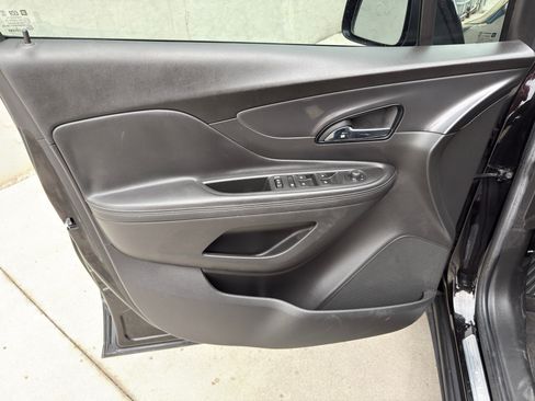 Used 2021 Buick Encore Preferred image 22