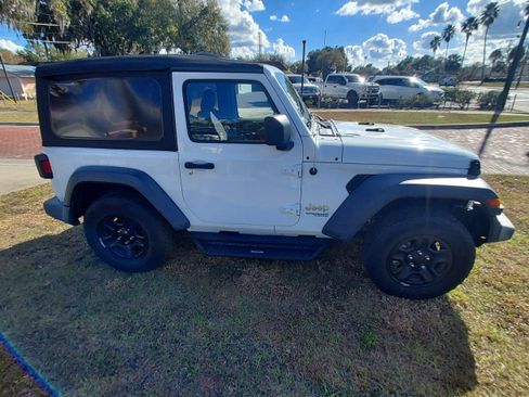 Used 2018 Jeep Wrangler Unlimited Sport image 4
