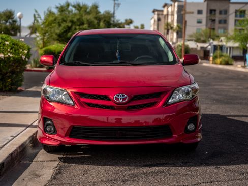Used 2013 Toyota Corolla LE image 8