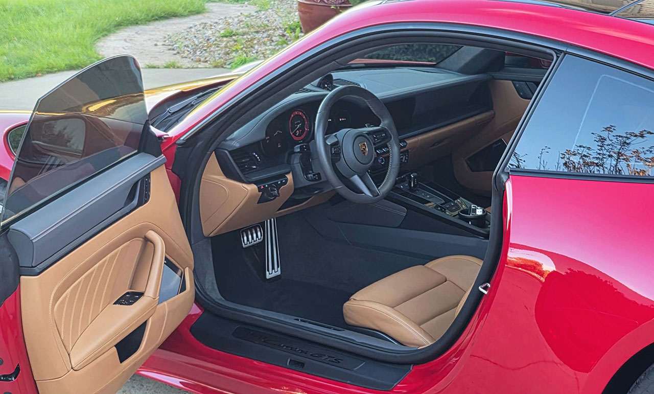 Used 2022 Porsche 911 Carrera GTS Coupe RWD image 36