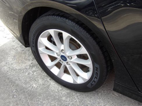 Used 2019 Ford Fusion SE FWD image 20