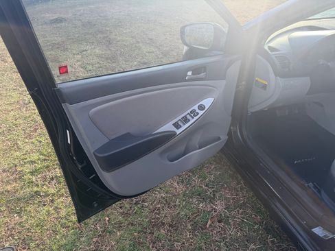 Used 2016 Hyundai Accent SE image 33