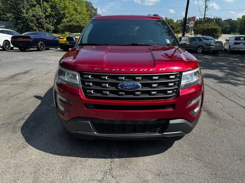 Used 2017 Ford Explorer FWD XLT image 8