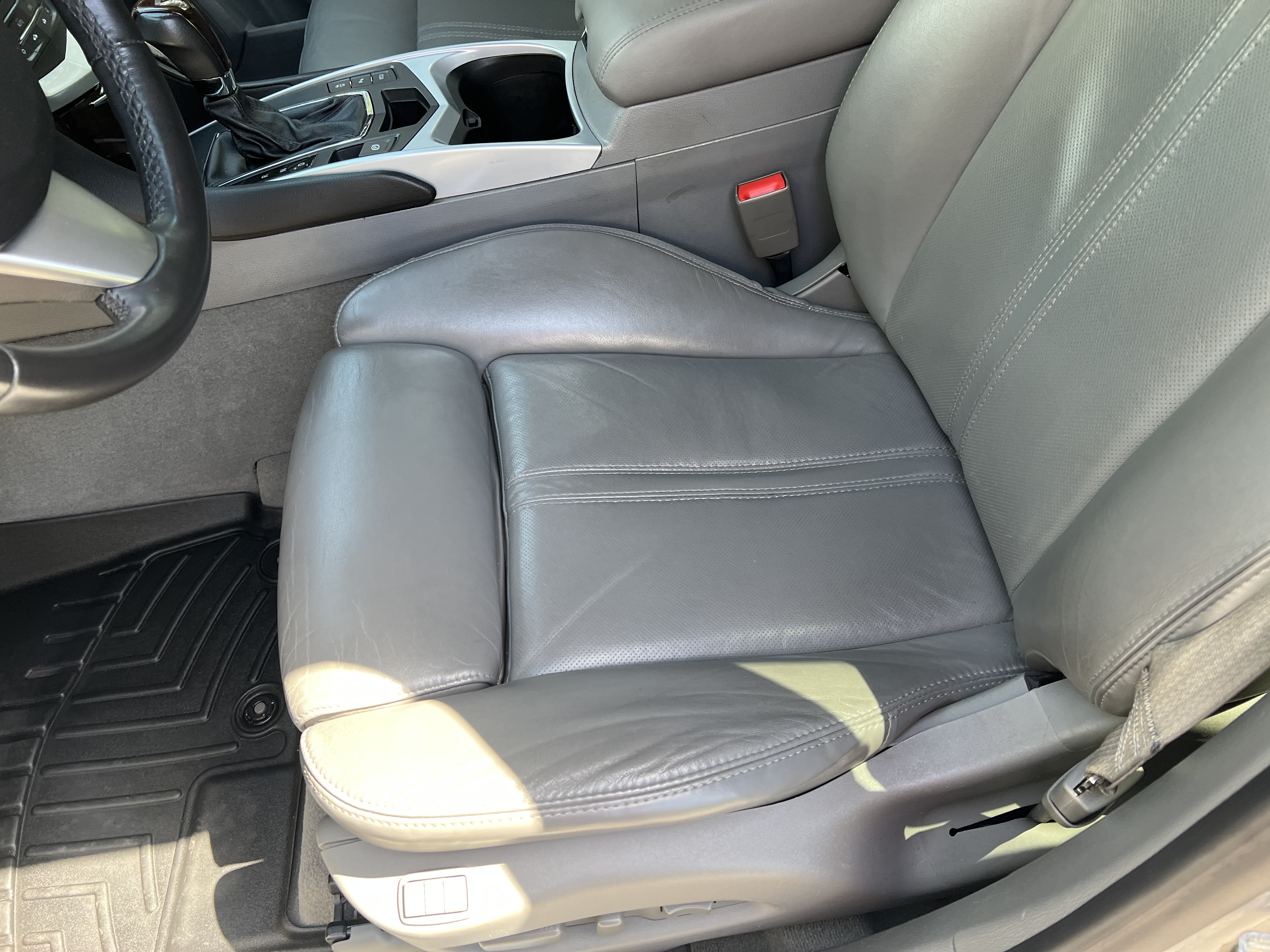 Used 2010 Cadillac SRX AWD Performance image 10