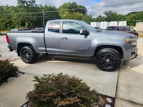 Used 2018 Chevrolet Colorado 4x4 Extended Cab LT image 5