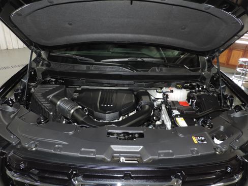 Used 2025 GMC Acadia Elevation image 22