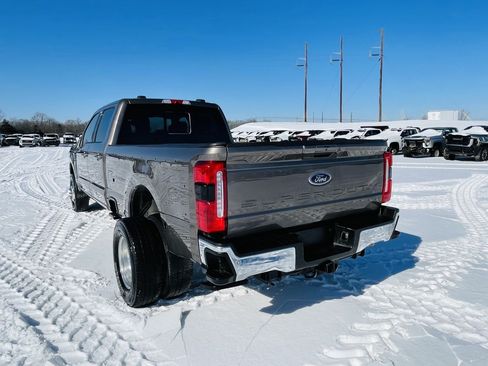 Used 2023 Ford F350 Lariat image 5