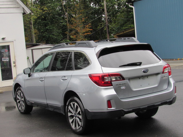 Used 2015 Subaru Outback 2.5i Limited AWD/4WD image 7