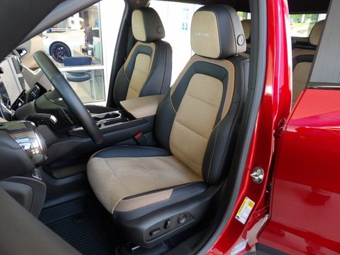 Used 2025 Chevrolet Equinox ACTIV image 19