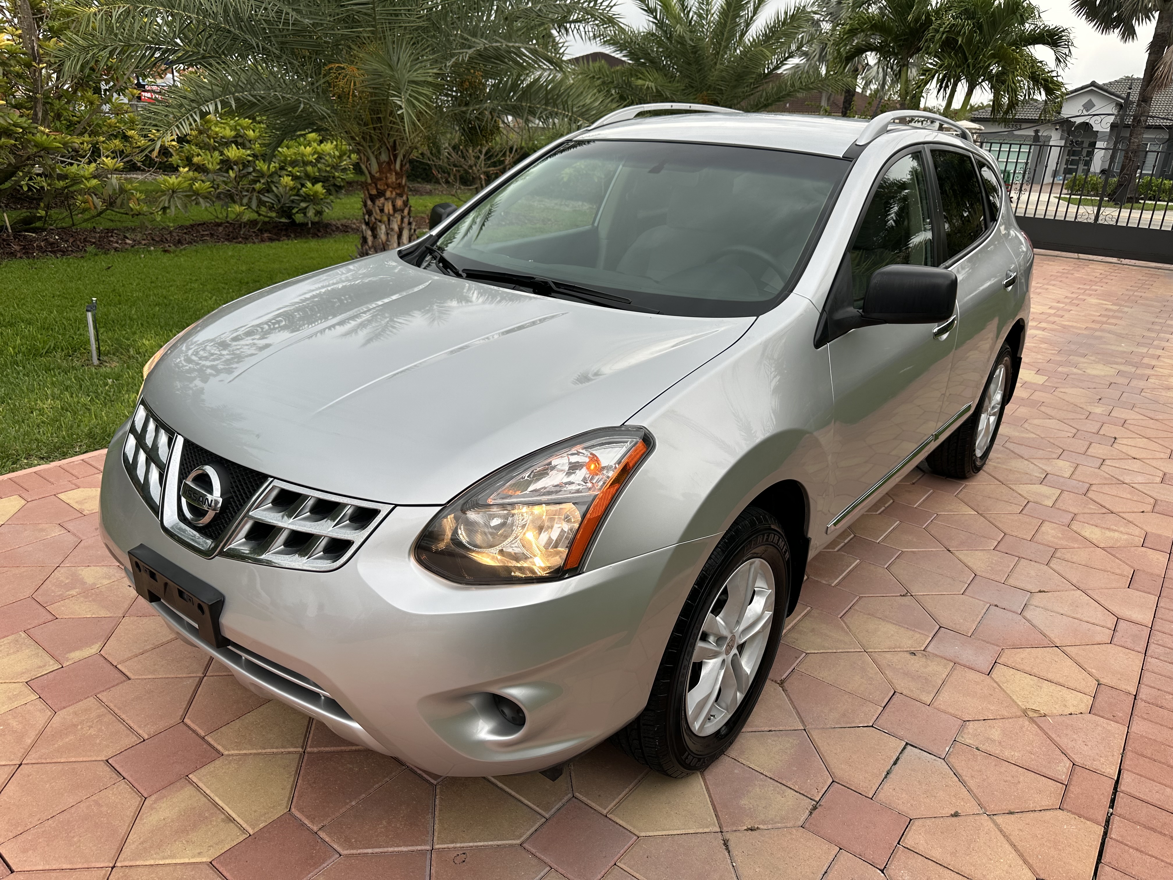 Used 2015 Nissan Rogue Select FWD S image 1
