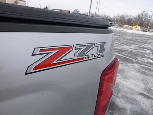 Used 2017 Chevrolet Silverado 1500 LTZ Z71 image 11