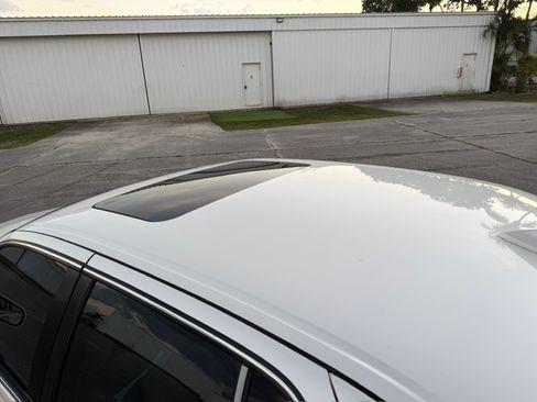 Used 2009 Cadillac DTS Luxury image 31