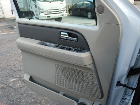 Used 2010 Ford Expedition XLT image 35