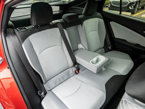 Used 2016 Toyota Prius image 24