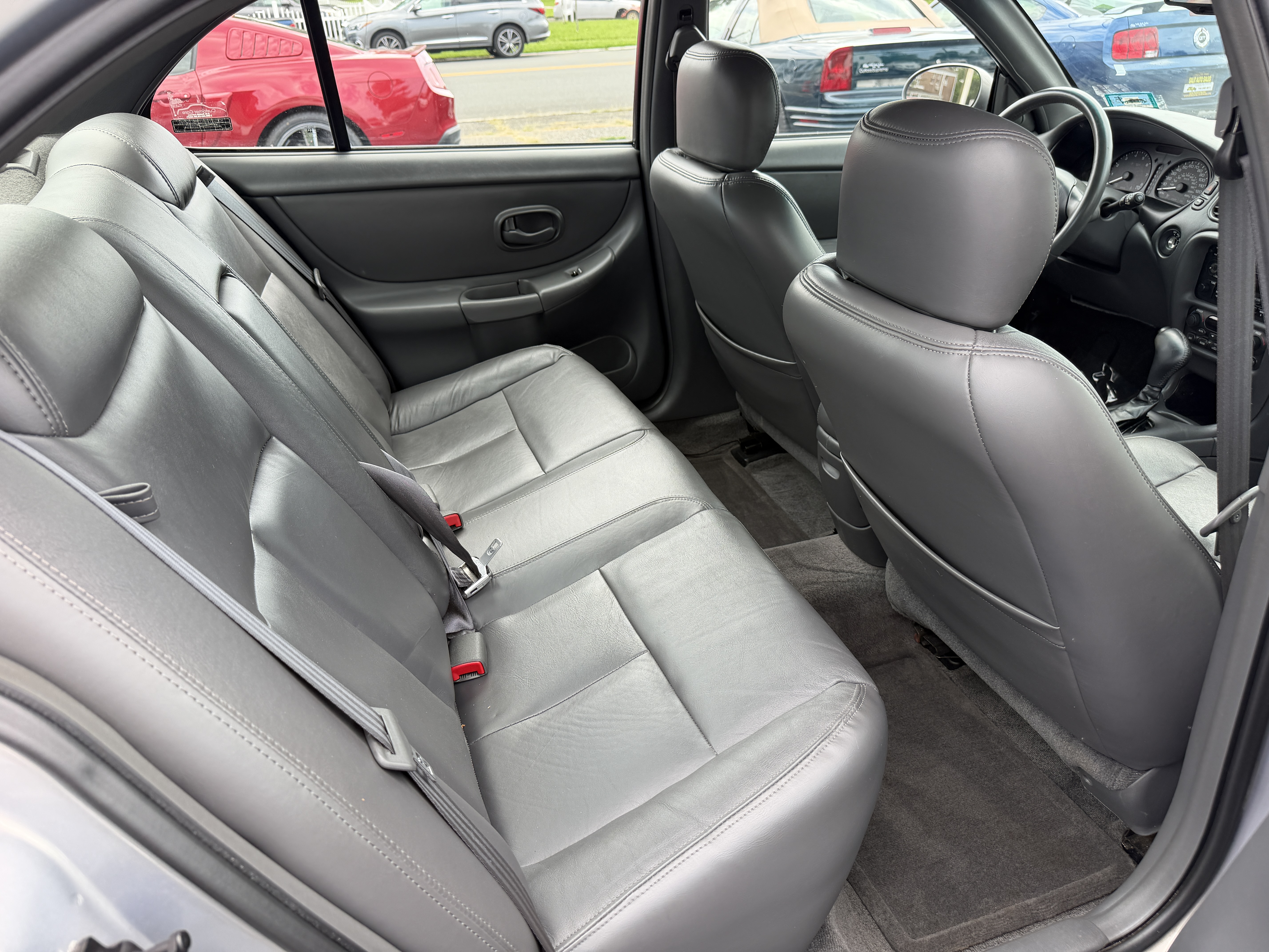 Used 2000 Oldsmobile Intrigue GL FWD image 18