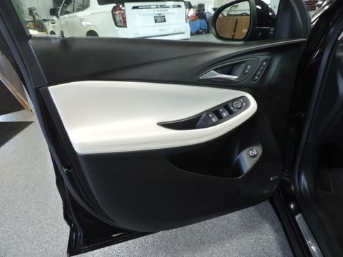 Used 2024 Buick Encore GX Avenir image 28