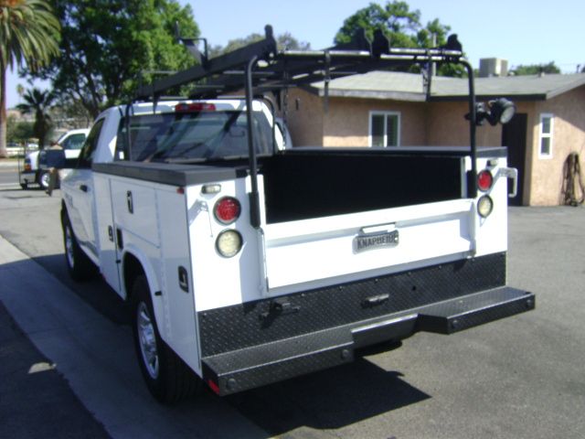 Used 2017 RAM 2500 2WD Regular Cab ST image 4