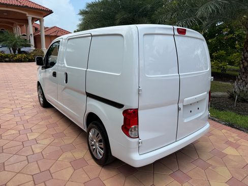 Used 2019 Nissan NV200 SV Van 4D FWD image 5