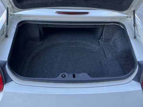 Used 2002 Ford Thunderbird image 17