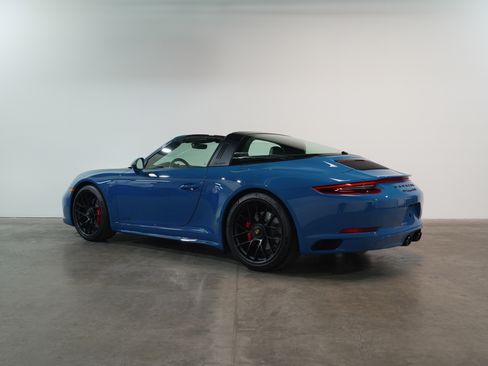 Used 2018 Porsche 911 Targa 4 GTS image 24