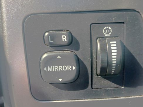 Used 2006 Toyota Matrix XR image 11