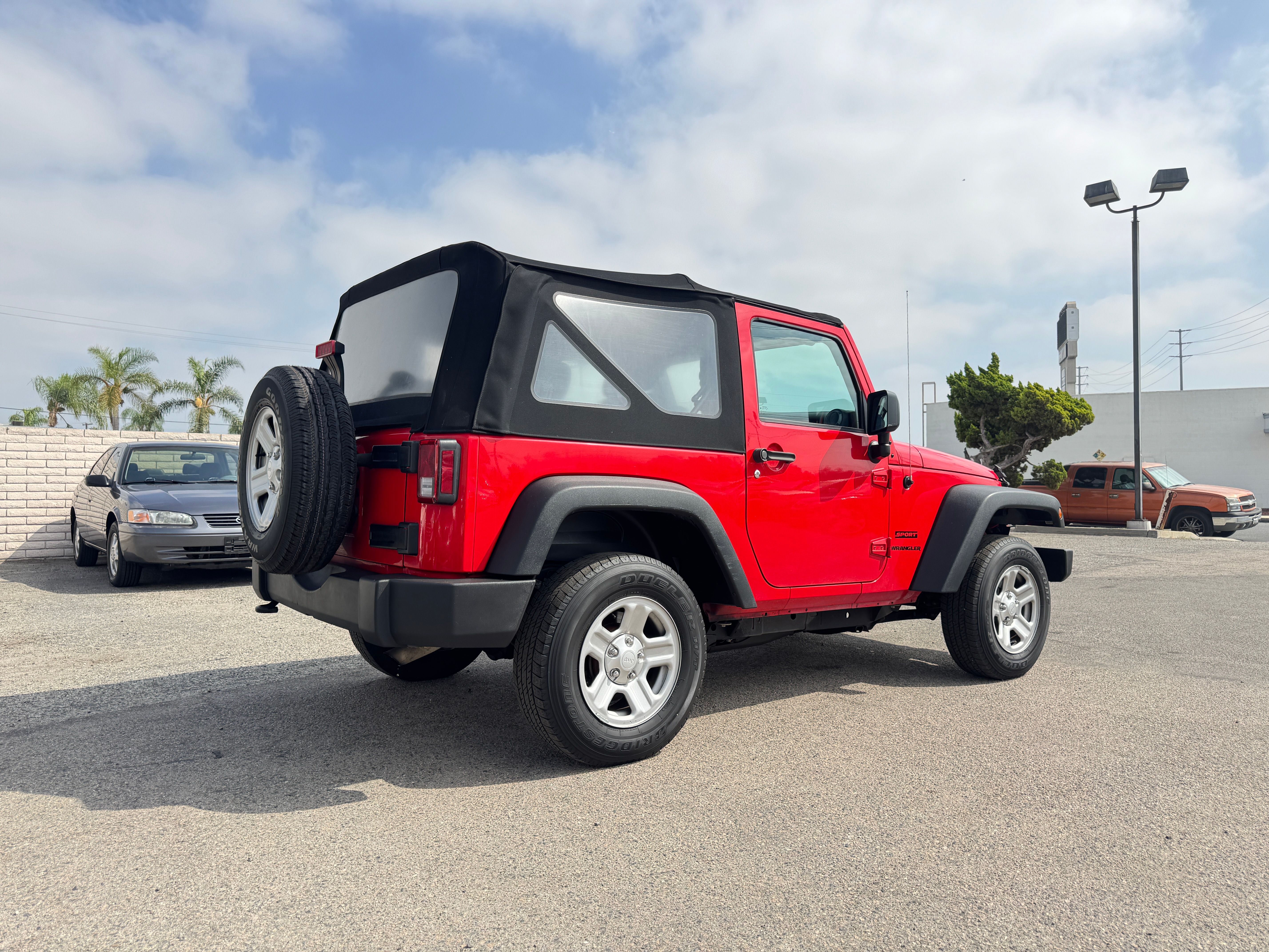 Used 2016 Jeep Wrangler 4WD Sport image 9
