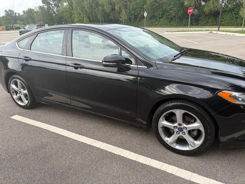 Used 2015 Ford Fusion SE FWD image 5