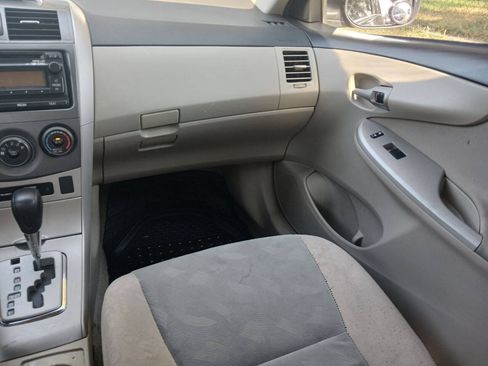 Used 2012 Toyota Corolla LE image 5