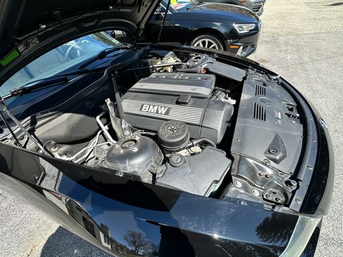 Used 2005 BMW Z4 2.5i image 23