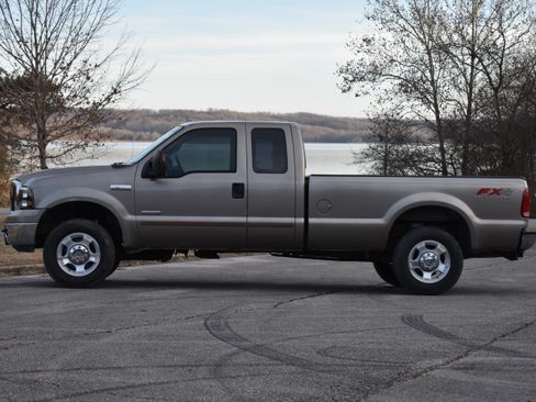 Used 2005 Ford F250 XLT image 6