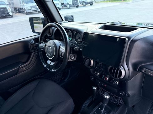 Used 2015 Jeep Wrangler 4WD Unlimited Sport image 76