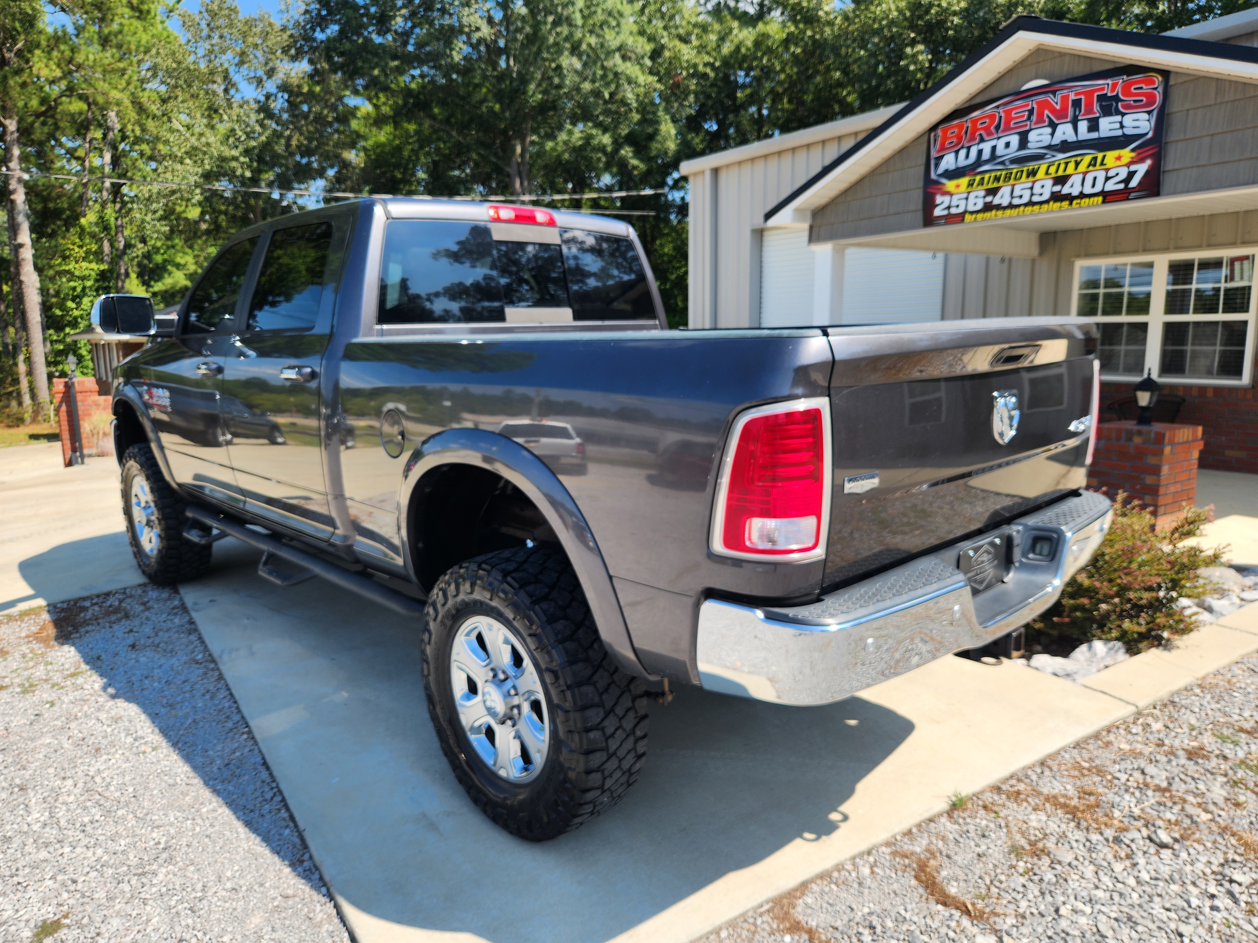 Used 2017 RAM 2500 4x4 Crew Cab Laramie image 8
