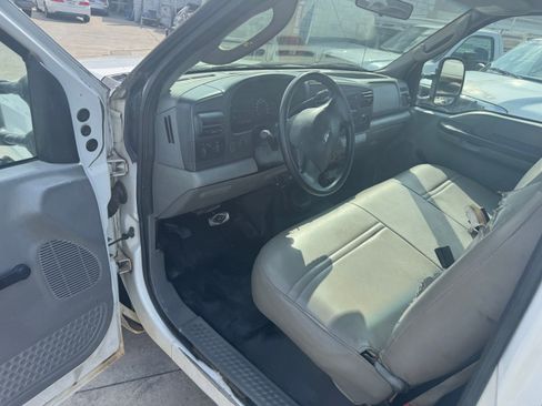 Used 2005 Ford F250 XL image 5