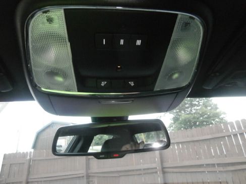 Used 2019 Chrysler 300 S image 17