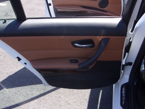 Used 2011 BMW 328i xDrive image 33