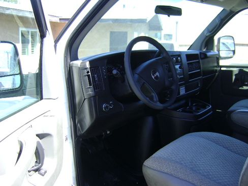 Used 2009 GMC Savana 3500 image 10